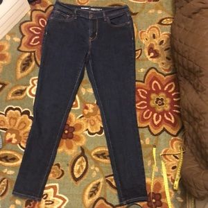 OLD NAVY CURVY PROFILE- SKINNY TAPERED LEG JEANS